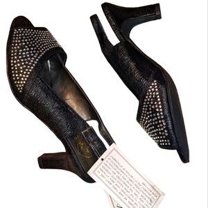 Floral black faux leather heeled‎ sandals with rhinestone details size 8.5 Wide